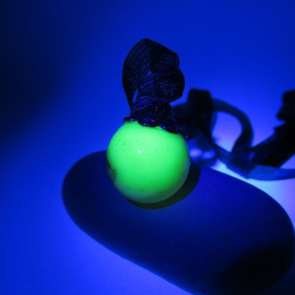 Vintage Uranium Marble Pendant - Picture 1 of 9
